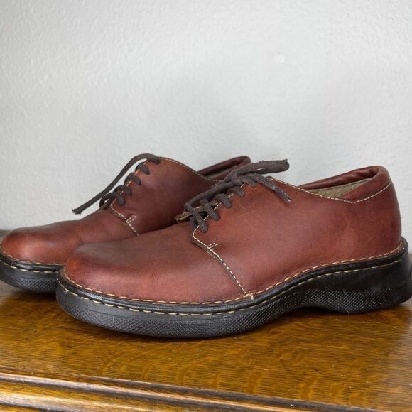 Cabelas Leather Shoes - Picture 3 of 9